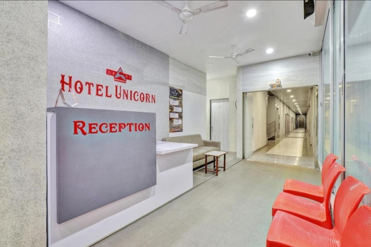 Hotel Unicorn, Surat Exteriör bild