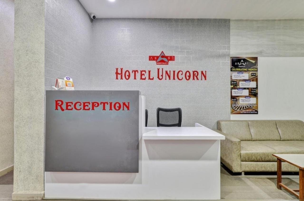 Hotel Unicorn, Surat Exteriör bild